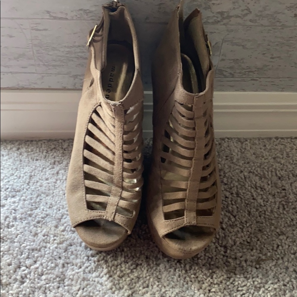 Shoes - Picture 2 of 3